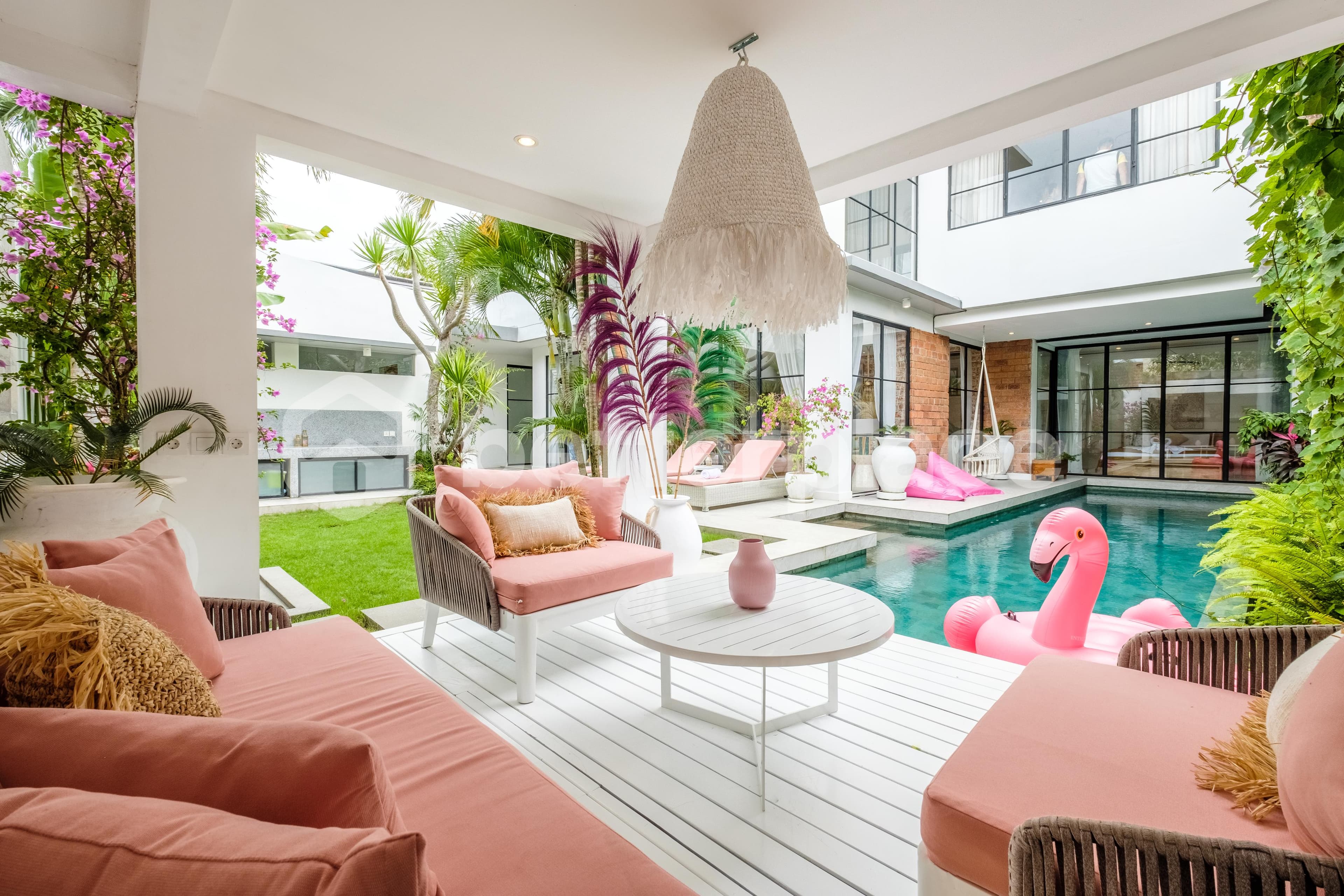 Stunning 4 Bedroom Luxury Villa in Berawa Area
