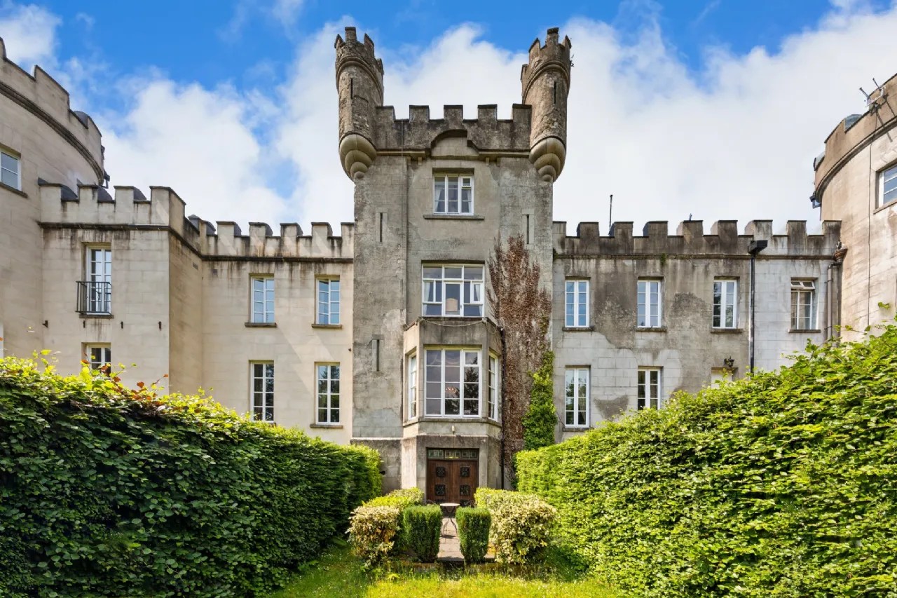 Stunning 4 Bed Tower House For Sale in Glanmore Castle, Glanmore, Ashford Wicklow Ireland