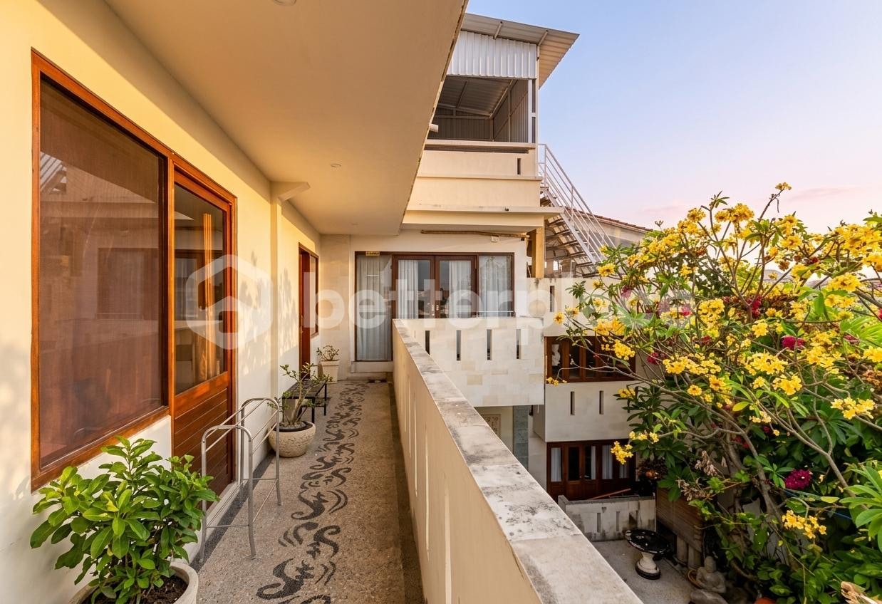 Live Upstairs, Earn Downstairs: Exclusive Property with Turnkey Rental Units and Solar-Powered Infrastructure