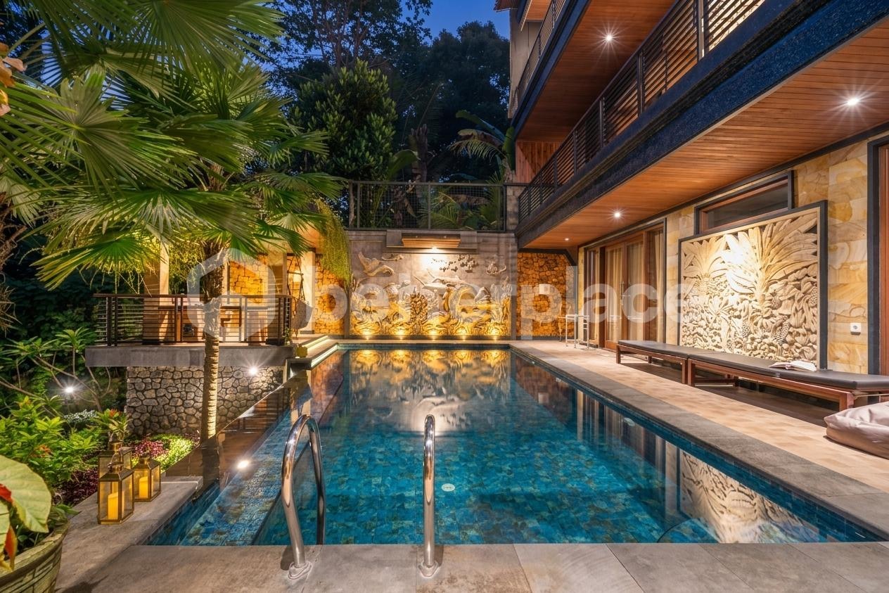 Striking Seven-Bedroom Art Deco Villa in Tegalalang — Outdoor Pool, Curated Gardens, Fifteen Minutes from Ubud Centre