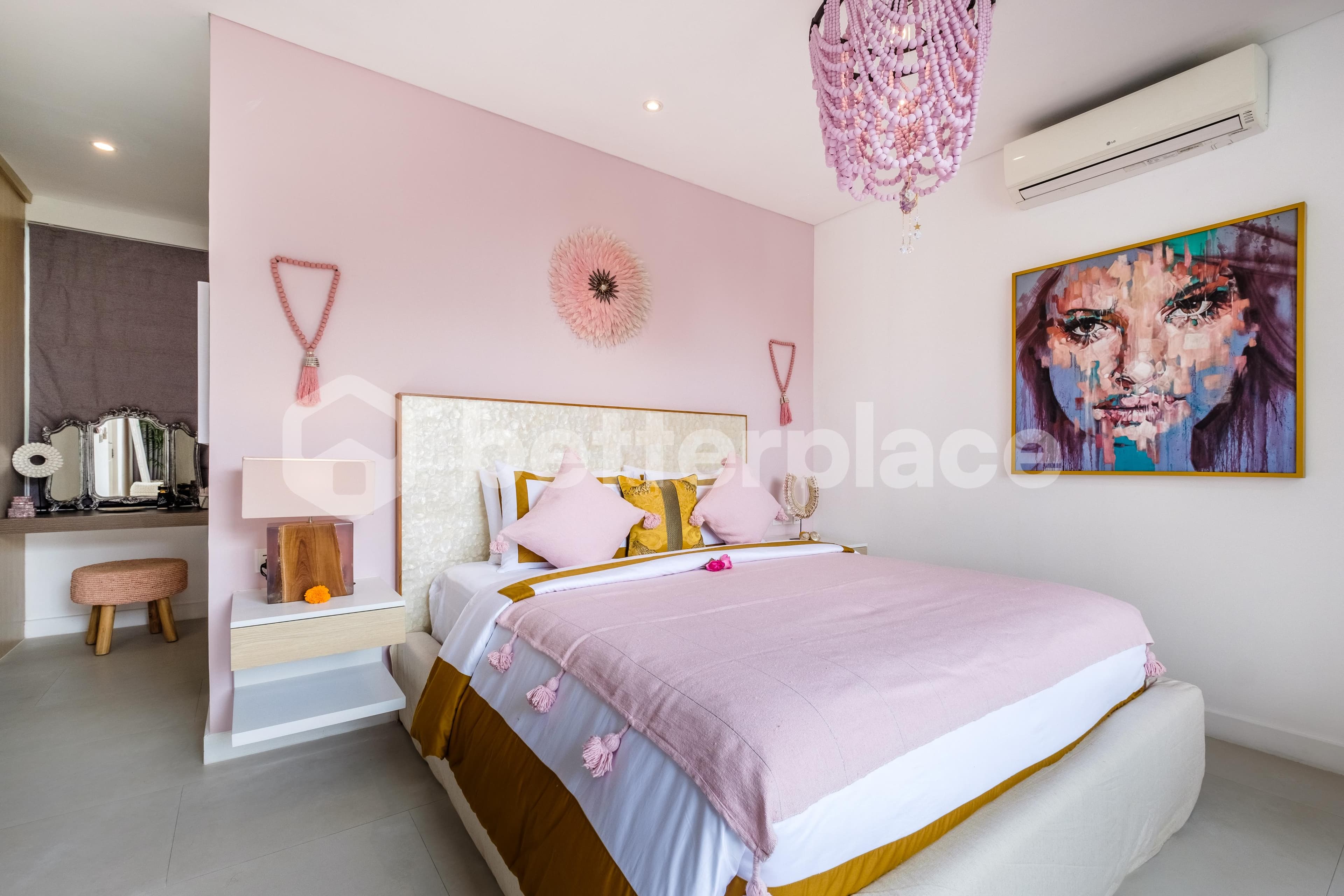 Stunning 4 Bedroom Luxury Villa in Berawa Area