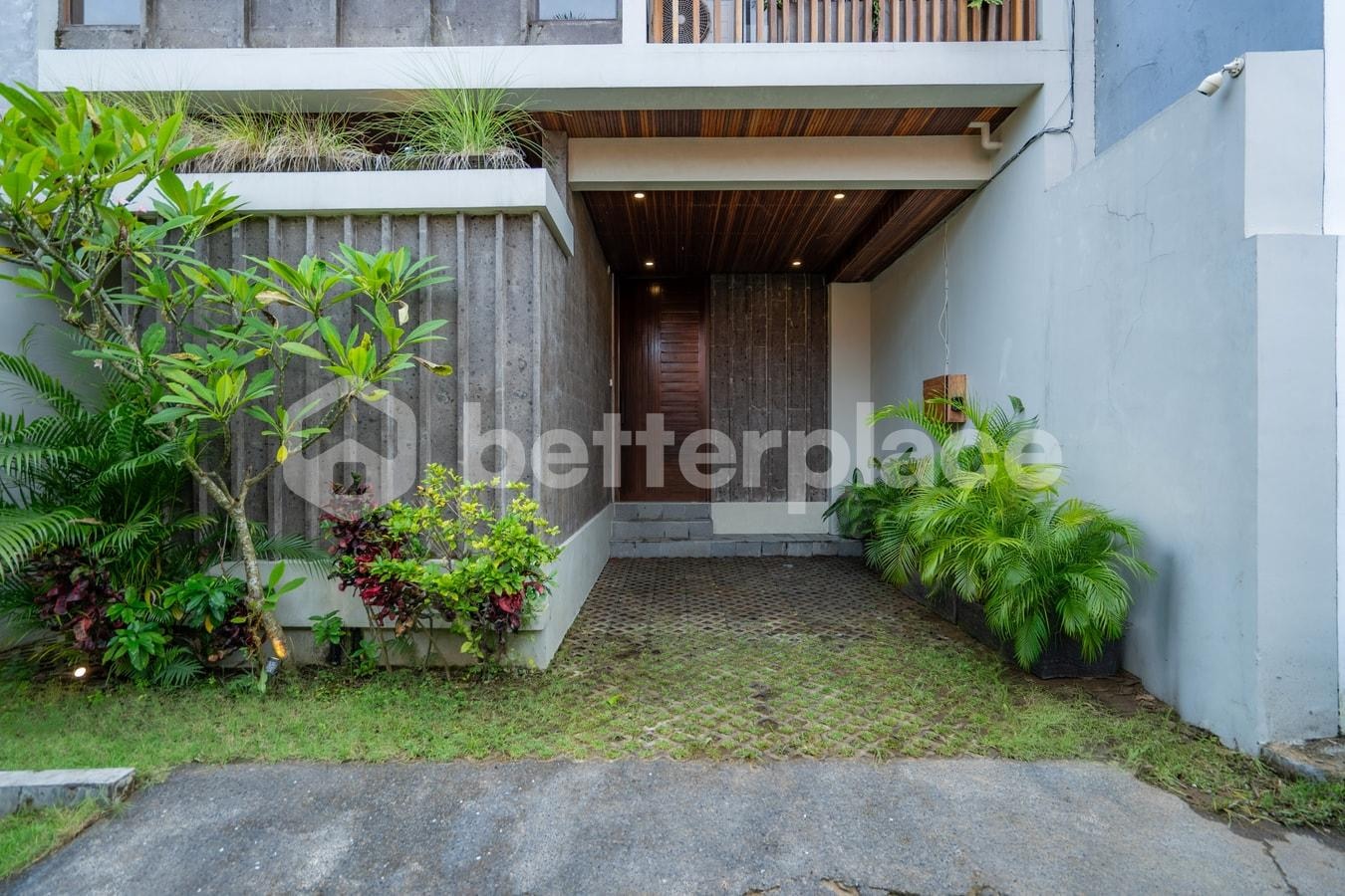 Tropical Contemporary 2 Bedroom Villa with Rooftop in Pererenan, 5 Minutes to the Beach