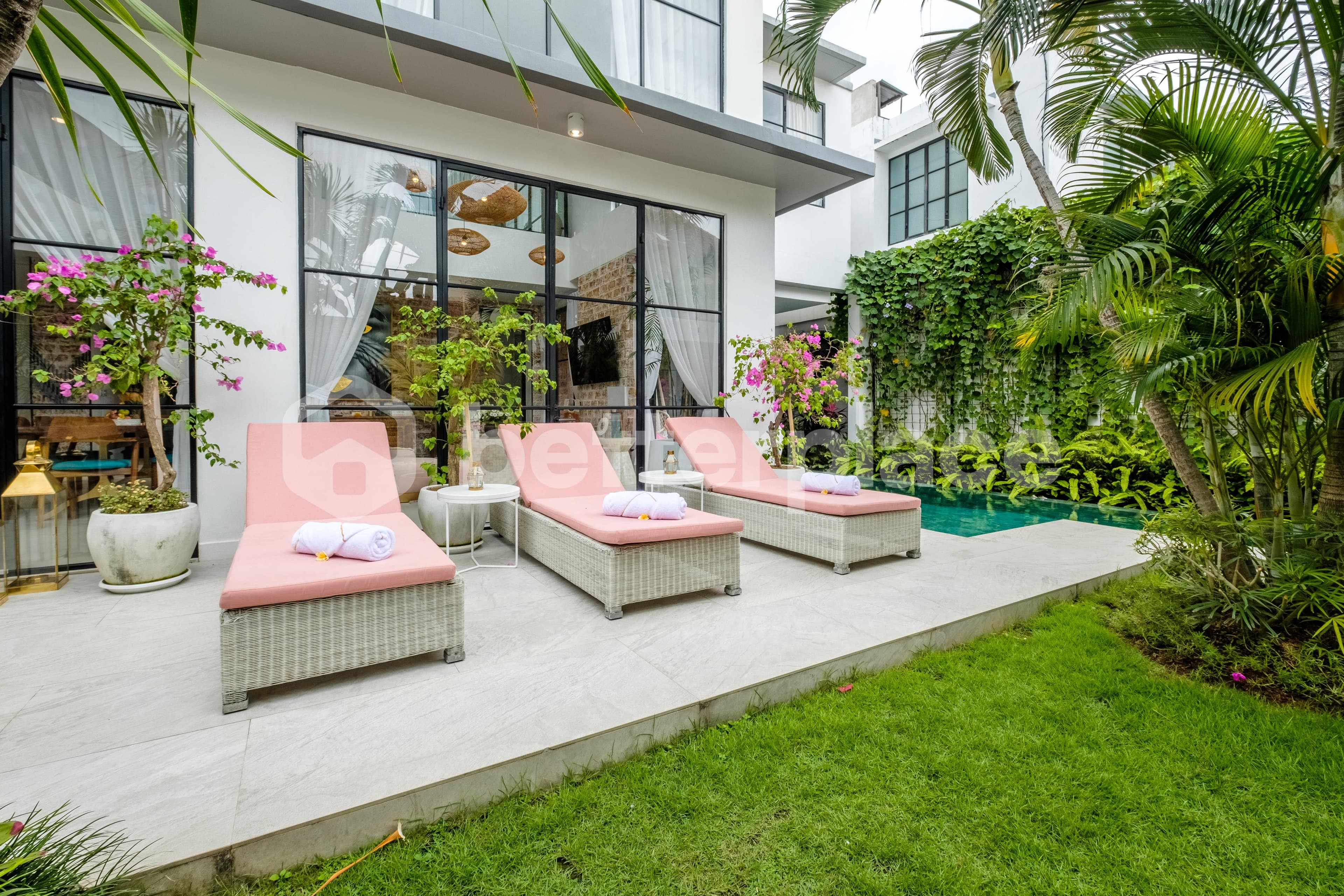 Stunning 4 Bedroom Luxury Villa in Berawa Area