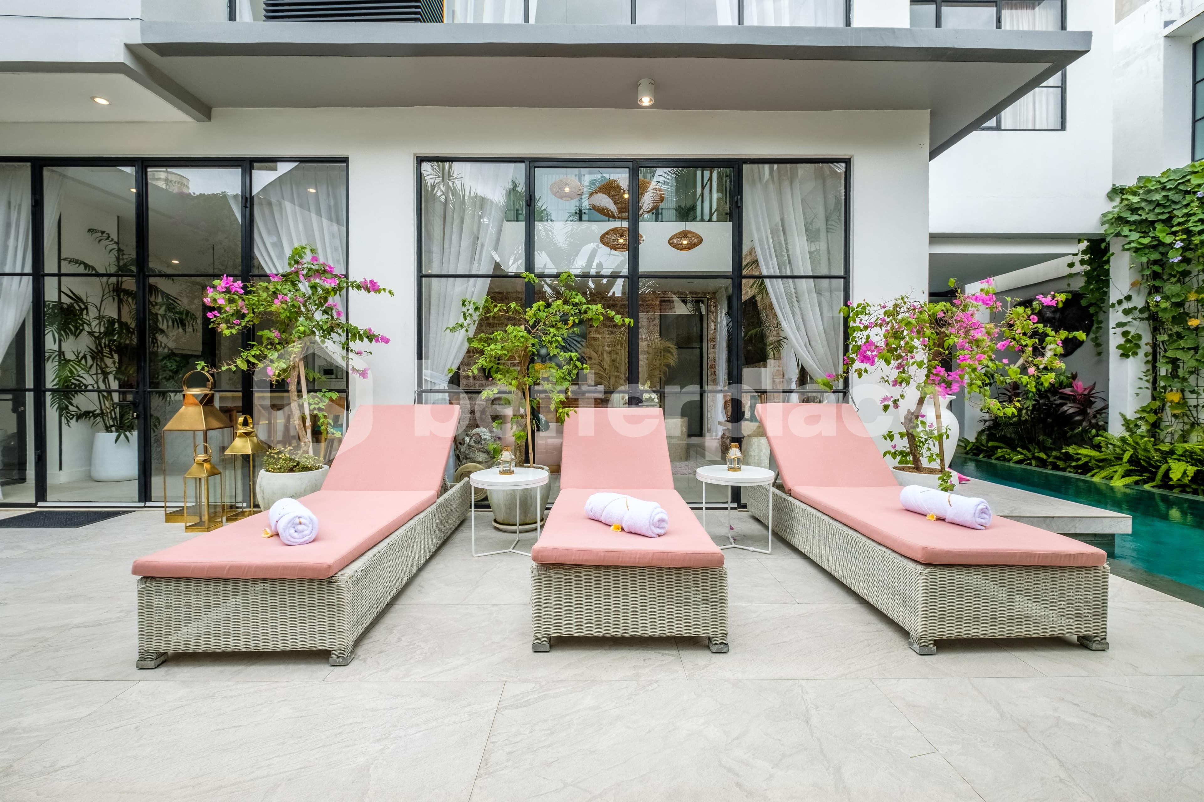 Stunning 4 Bedroom Luxury Villa in Berawa Area