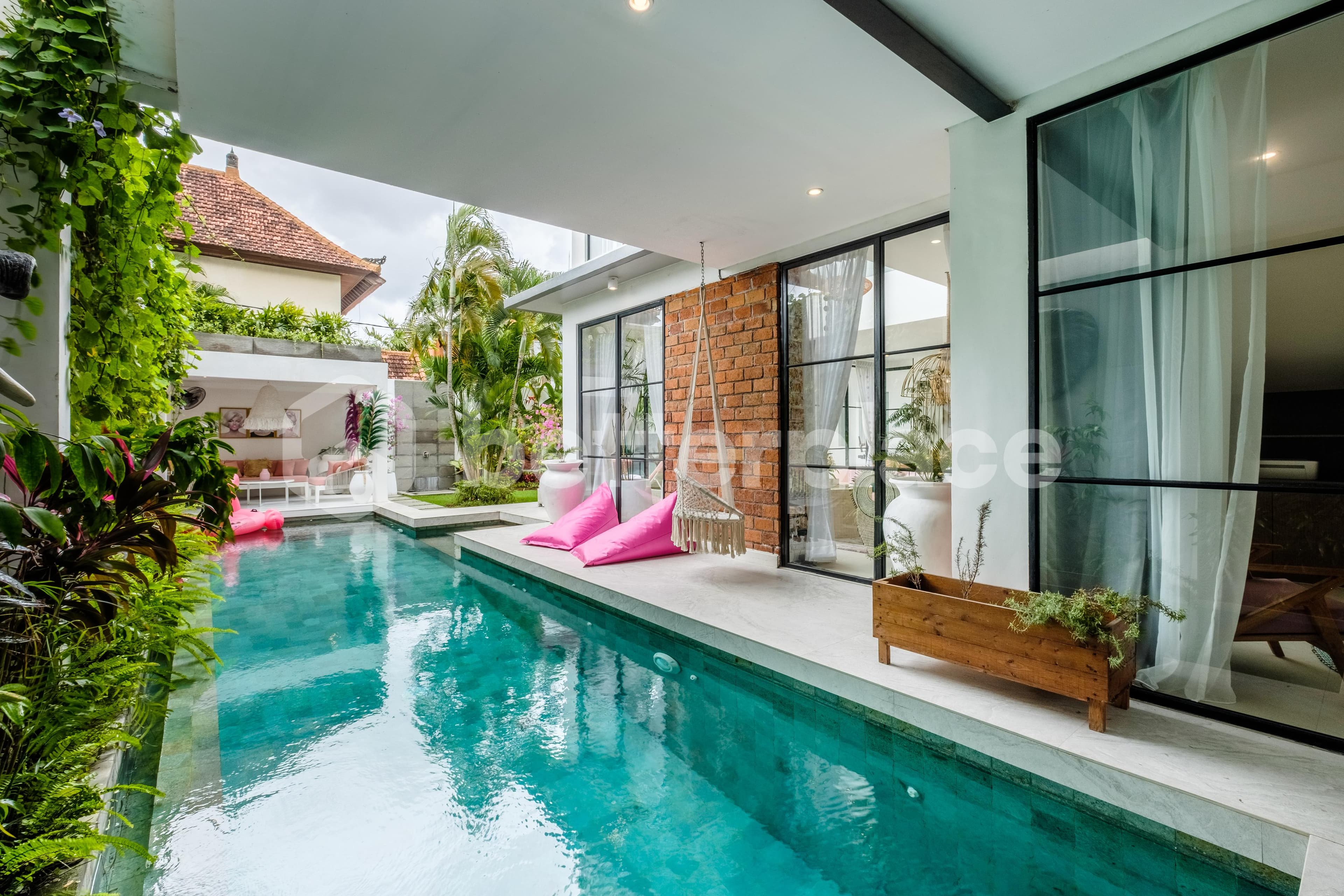 Stunning 4 Bedroom Luxury Villa in Berawa Area