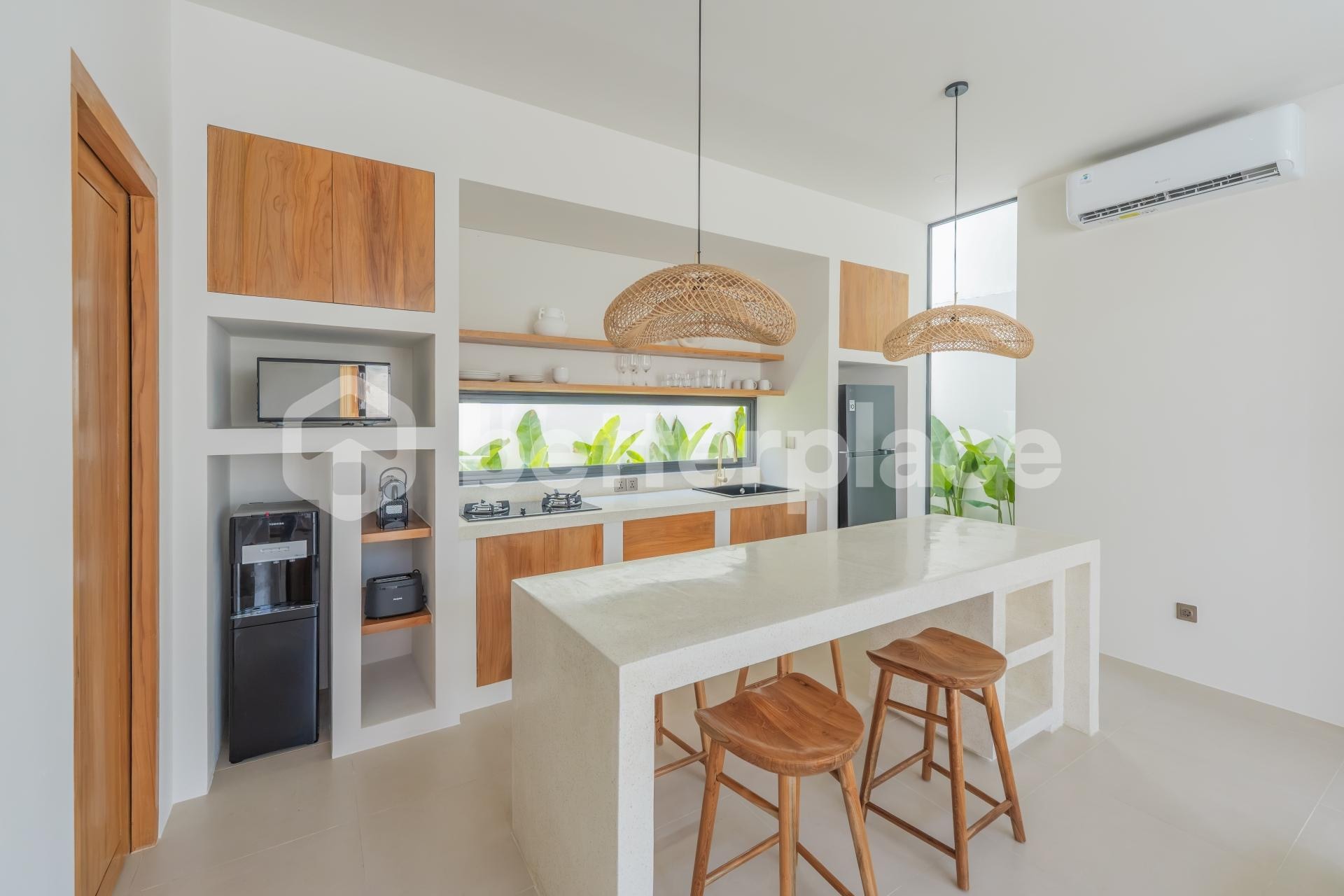 Sleek 1-Bedroom Villa with Strong Development Potential in Bingin