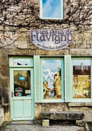 Flavigny-sur-Ozerain : visitez un joyau de la Bourgogne 11 Anis de Flavigny produit de Bourgogne