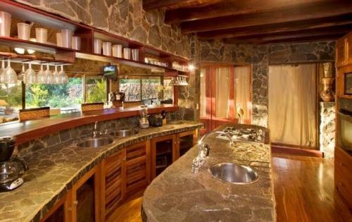Fully equipped gourmet kitchen with