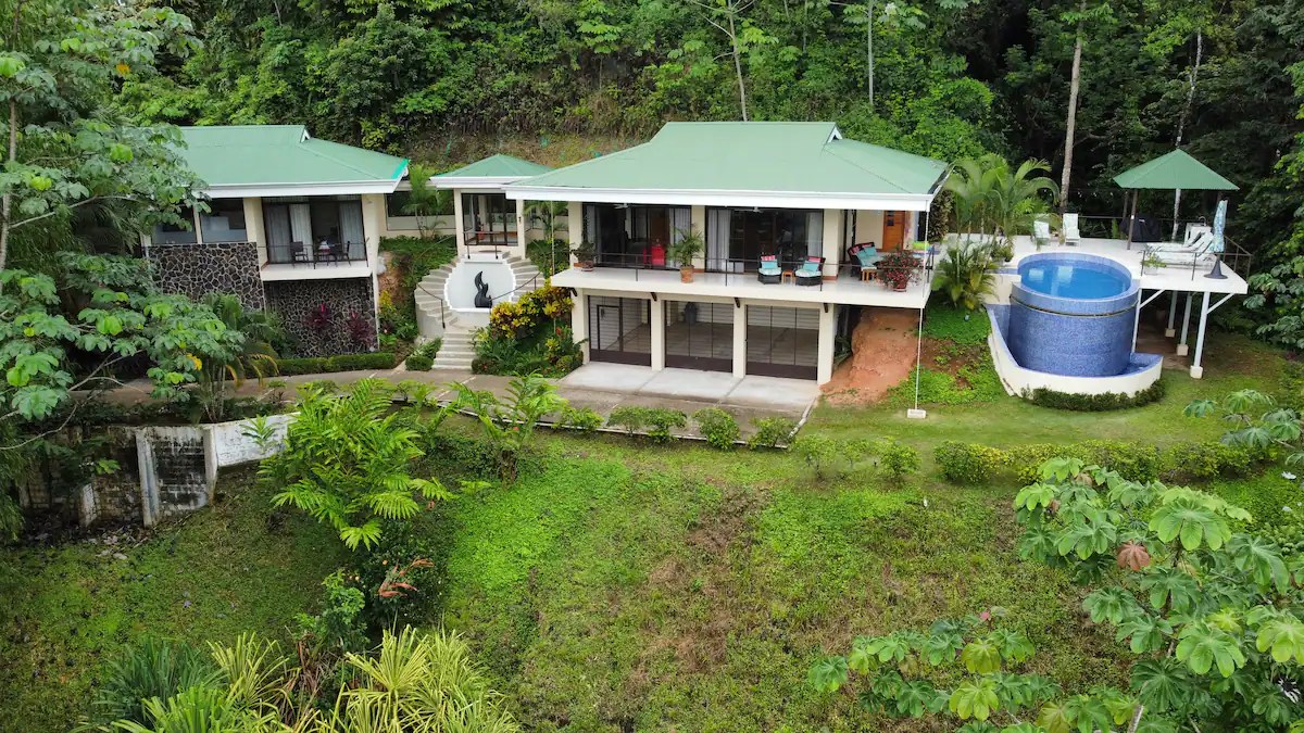 villa-surrounded-by-lush-rainforest
