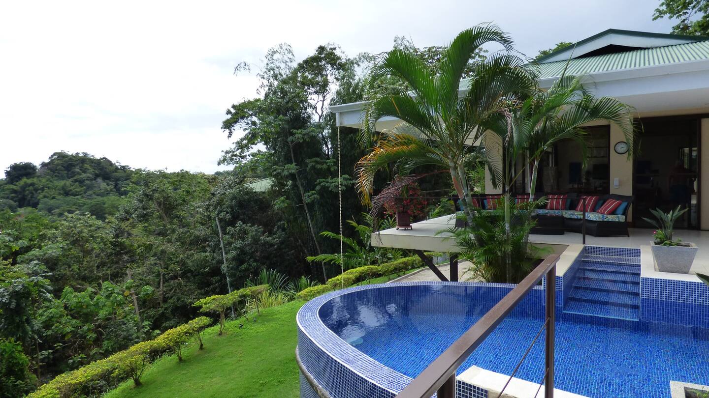 open-plan-living-rainforest-views