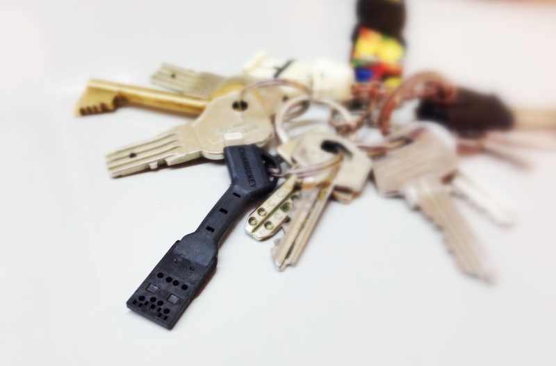 Probando el ChargeKey, un cargador Lightning en forma de llave