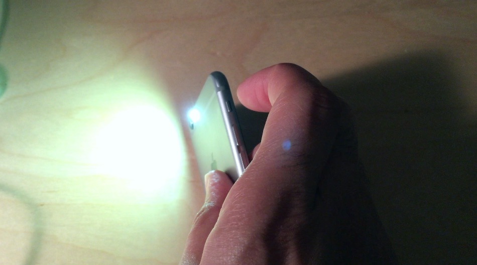 FlashRing: Enciende la luz del flash con el interruptor de silencio