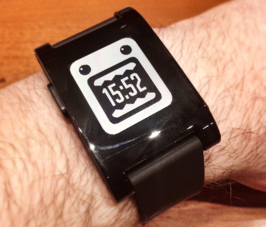 Probamos Pebble, el reloj inteligente con pantalla al estilo tinta electrónica