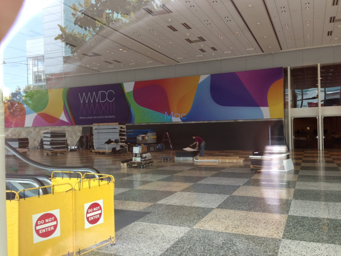 Apple empieza a preparar el Moscone Center dejando ver la decoración de la WWDC