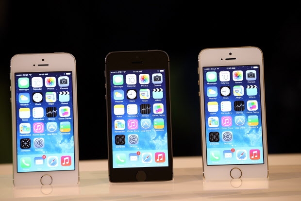 ¿Diferentes tipografías y colores para la interfaz de iOS 8?