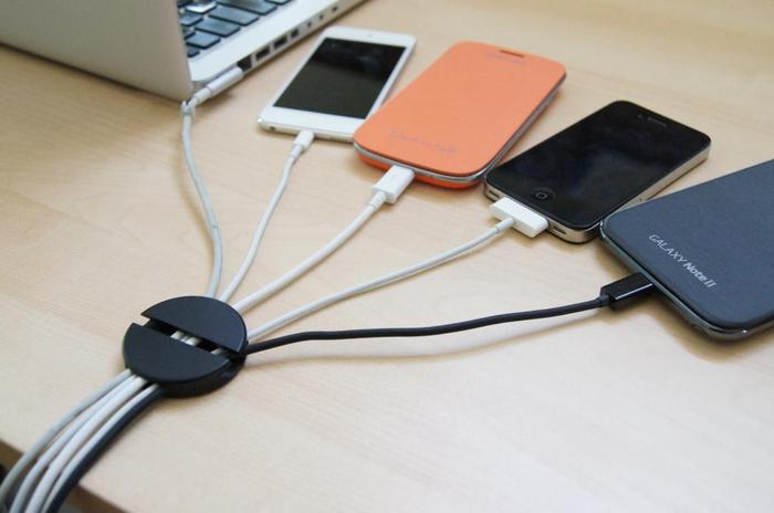 Qooqi, un práctico organizador de cables para varios dispositivos