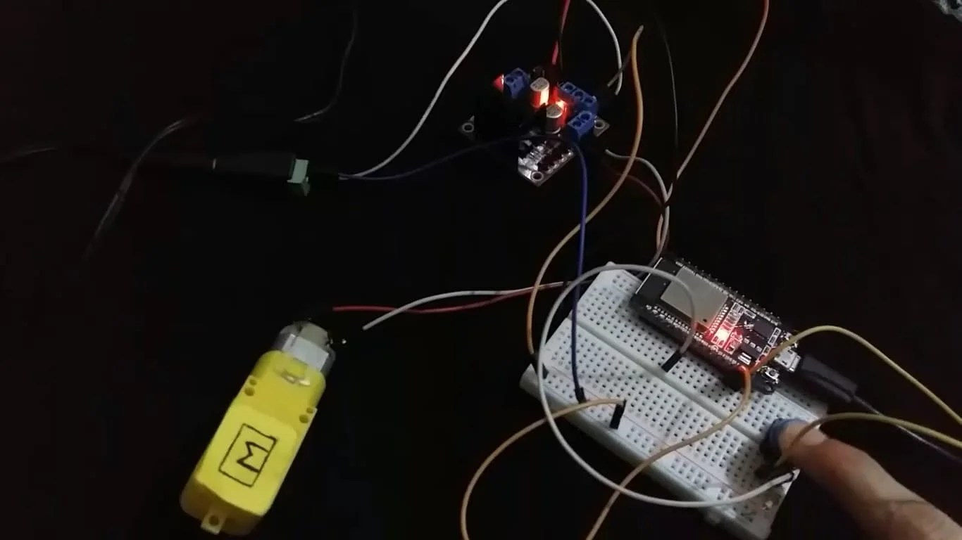 ESP32 with DC motor and L289N Motor driver using ESP-IDF