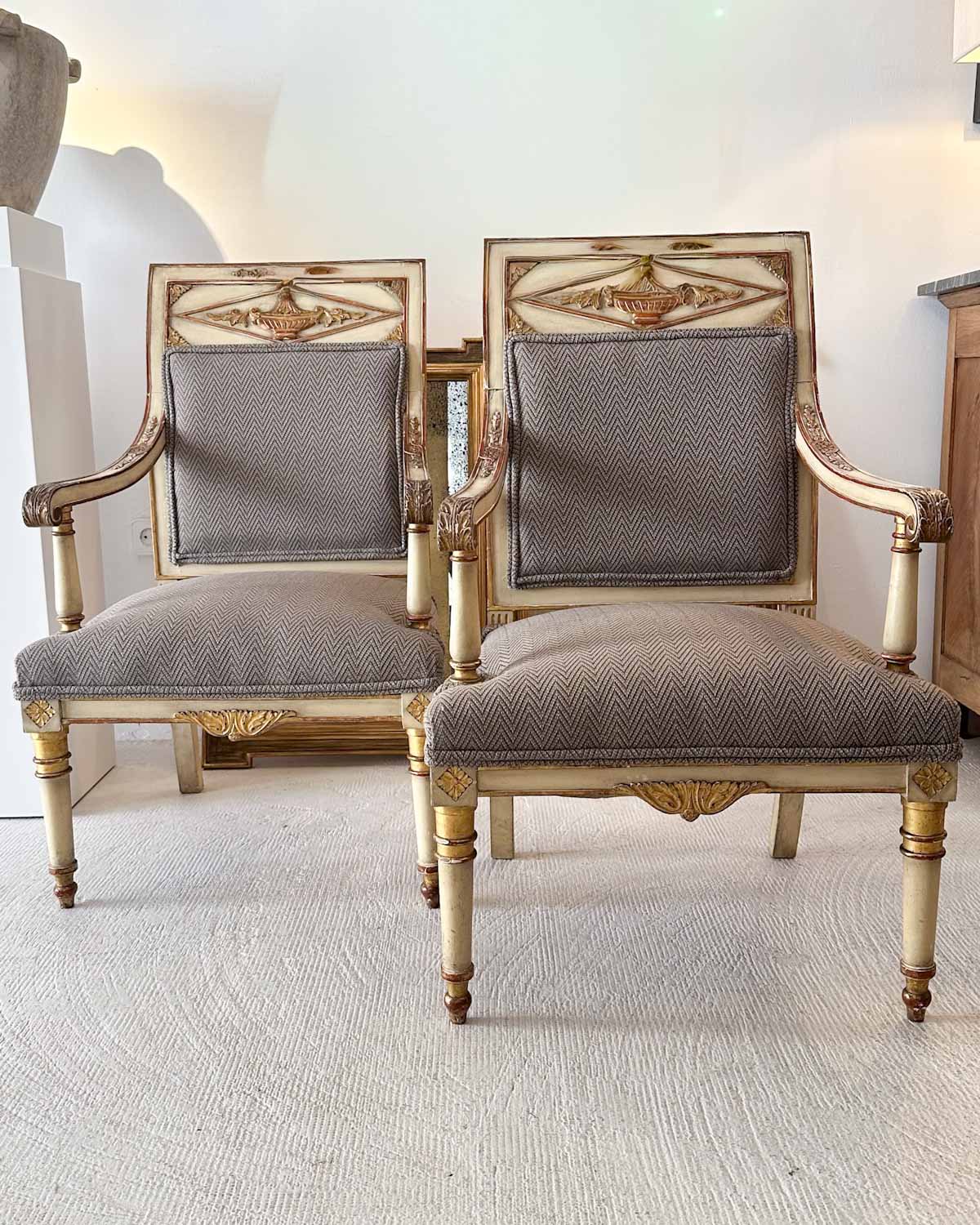 pareja de butacas de época louis xvi. siglo xviii (copia)