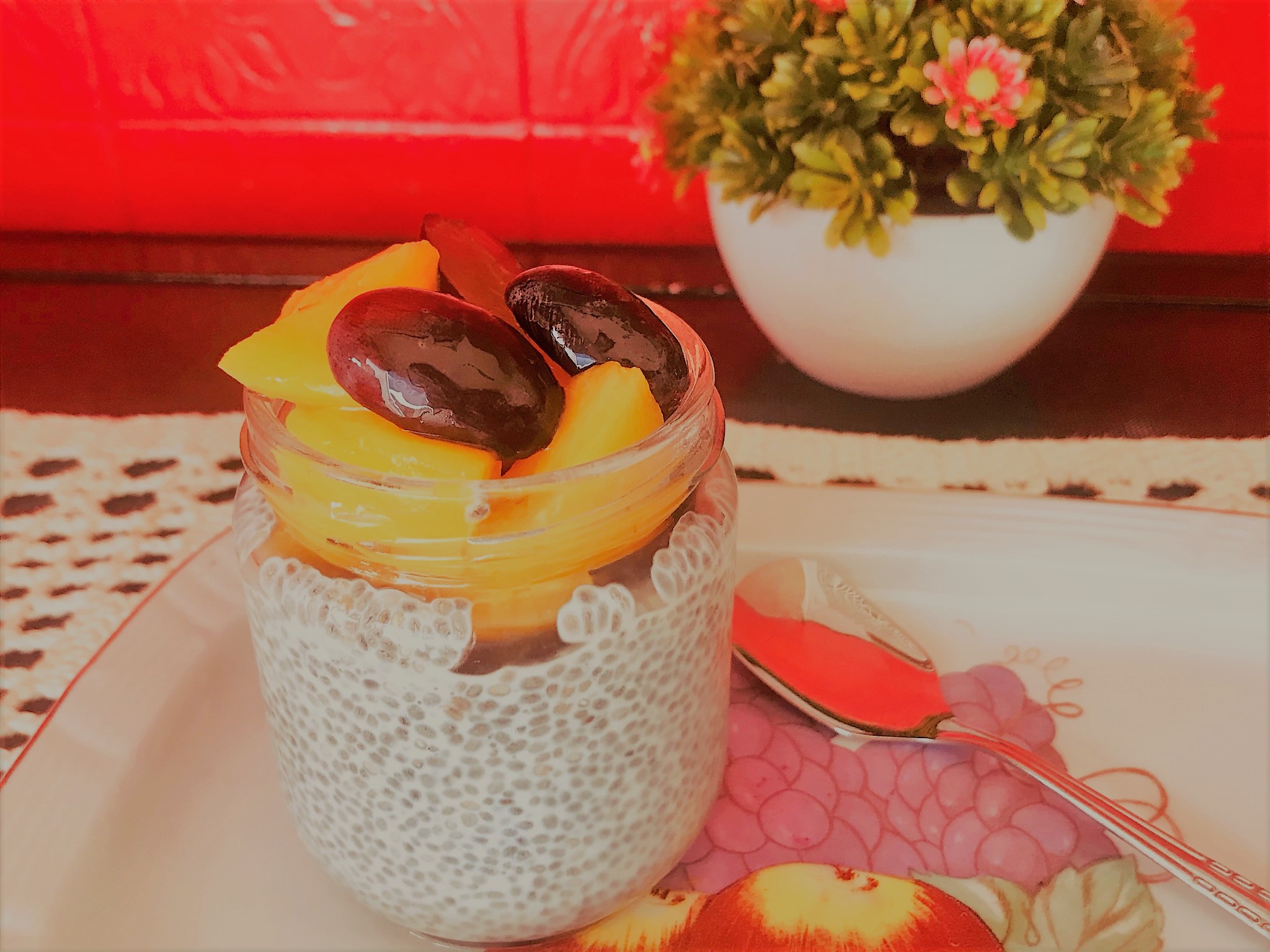 Pudim de chia com frutas