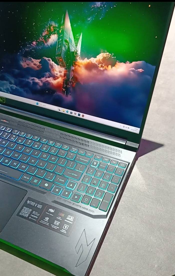 Review Laptop Nitro V16S AI