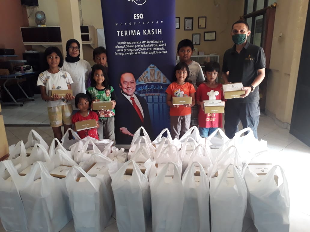 Doa anak yatim piatu menjadi pengingat kamu agar menyayangi serta menghormati kedua orang tua yang masih hidup. Esq Digiworld Berbagi 1458 Box Makanan Untuk 6 Yayasan Dan Panti Asuhan Esqnews Id