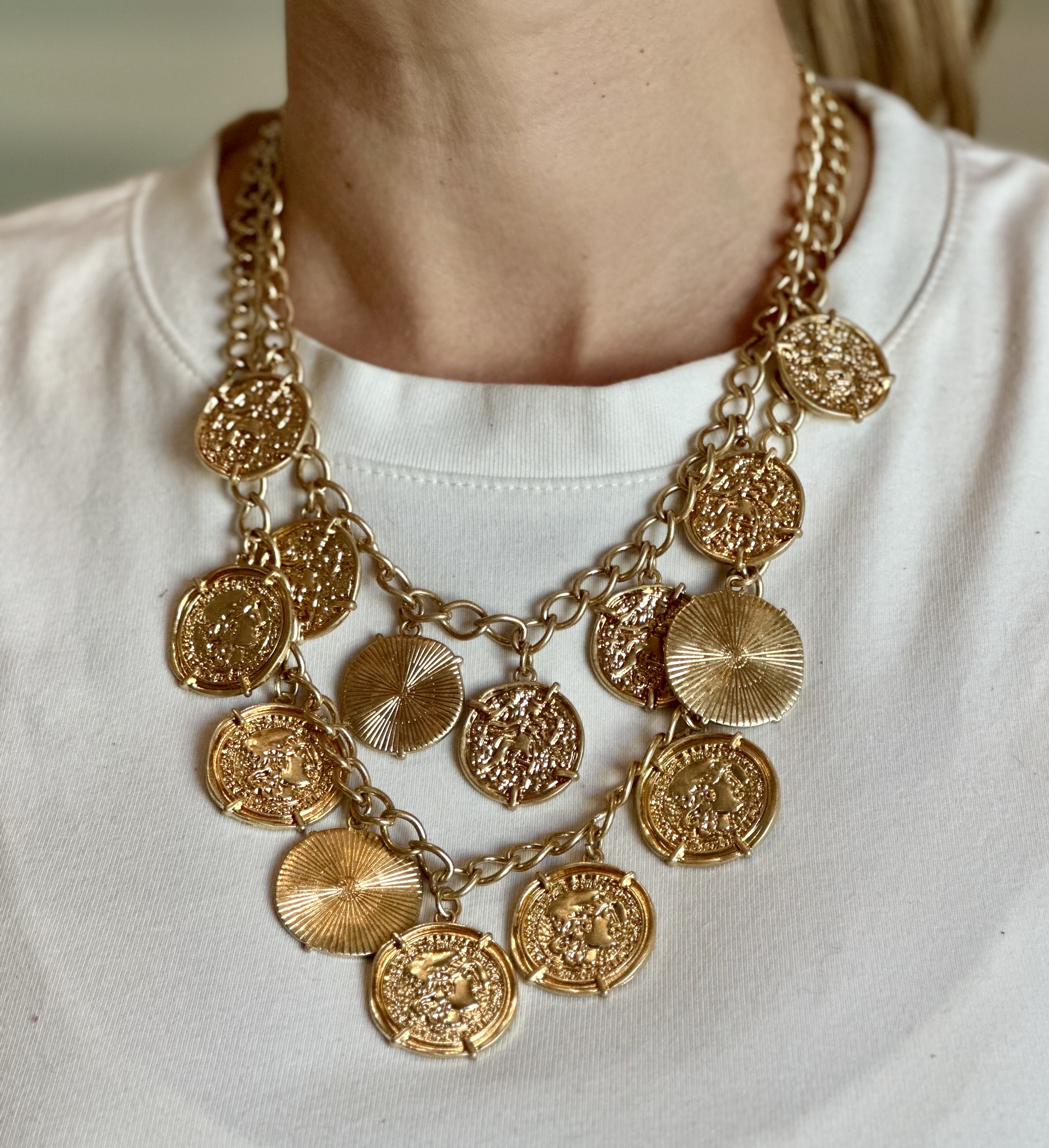 Collar monedas dorado