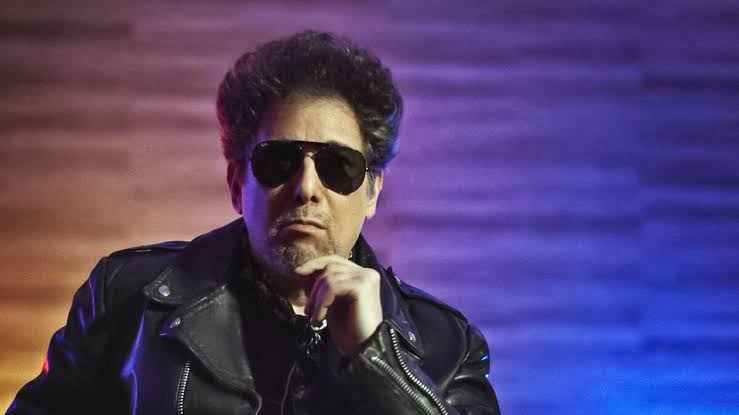 Bios: Andrés Calamaro
