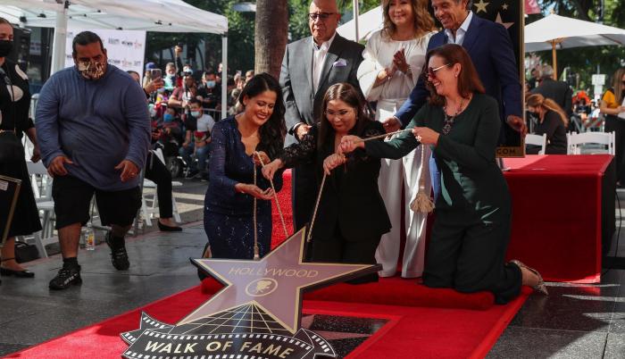 Orgullo Sinaloense: Ana Gabriel recibe su propia estrella en el Paseo de la Fama de Hollywood