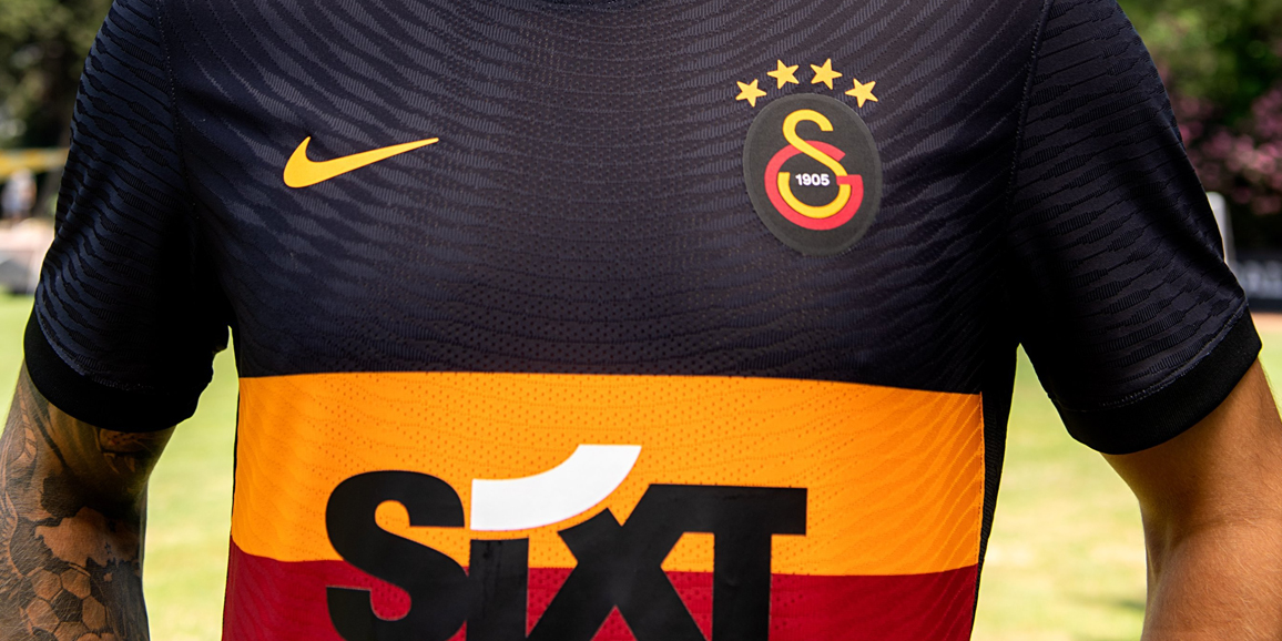 Yeni sezon taraftar iç saha parçalı, deplasman ve alternatif forma modelleri indirimli fiyatlarıyla! Galatasaray Esvaphane