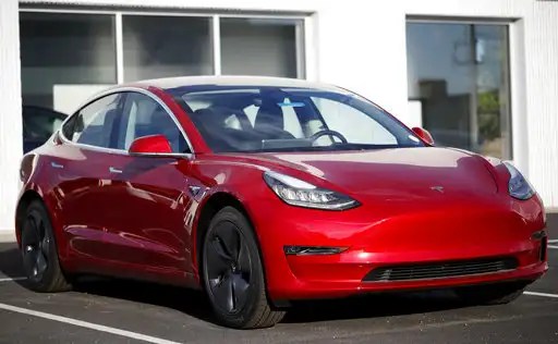 Tesla Tesla Hits 200 000 Cars Meaning Lower Tax Credit For