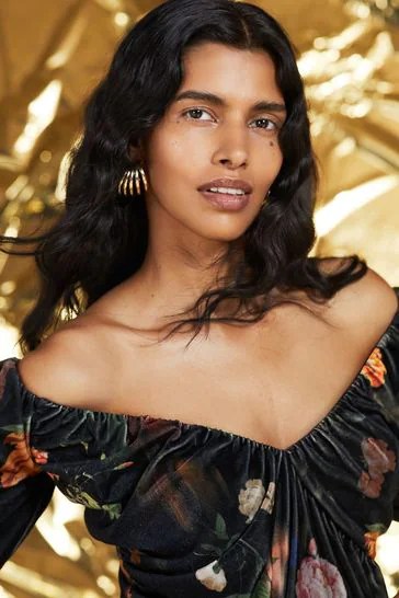 Next Black Floral Velvet Preen V-neck Short Puff Sleeve Top