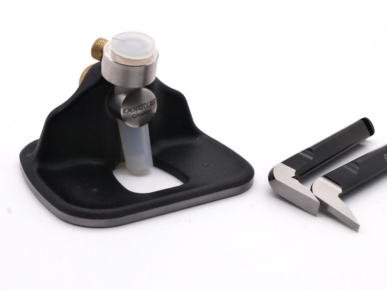 Veritas Medium Router Plane Review PMV11 Blade & Depth Stop