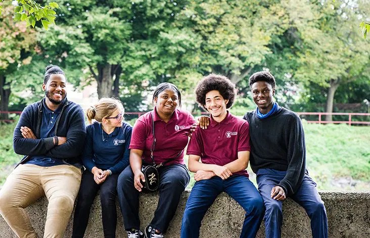 Admissions Logos School - High Resolution Geometric Images for Desktop