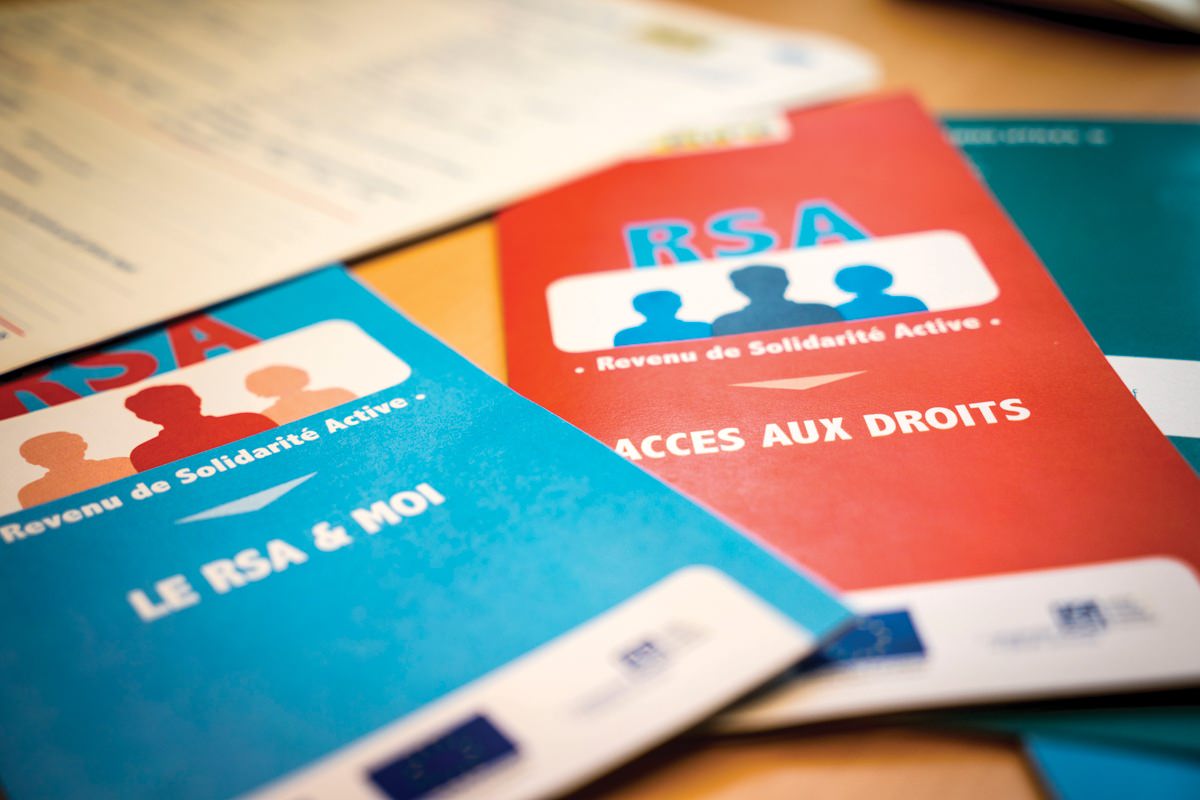 Les restos du cœur œuvrent depuis 1985 pour venir en aide aux personnes se trouvant dans une situation de précarité. Revenu De Solidarite Active Rsa Eure En Normandie