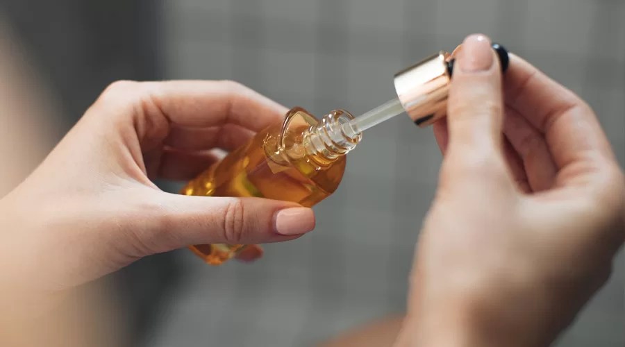 This image has an empty alt attribute; its file name is serum-2-jpg.webp