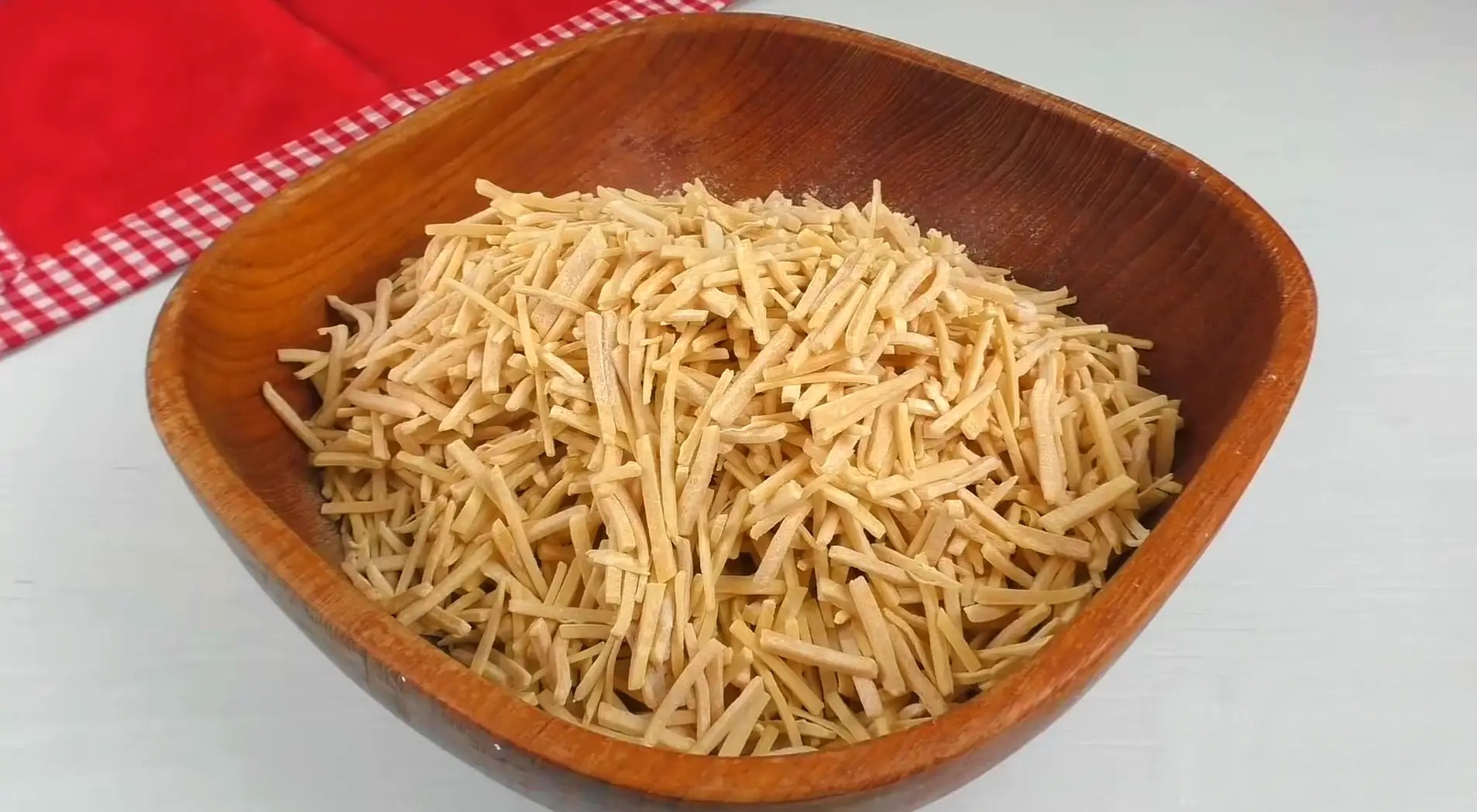 Ev Yapımı Erişte Tarifi