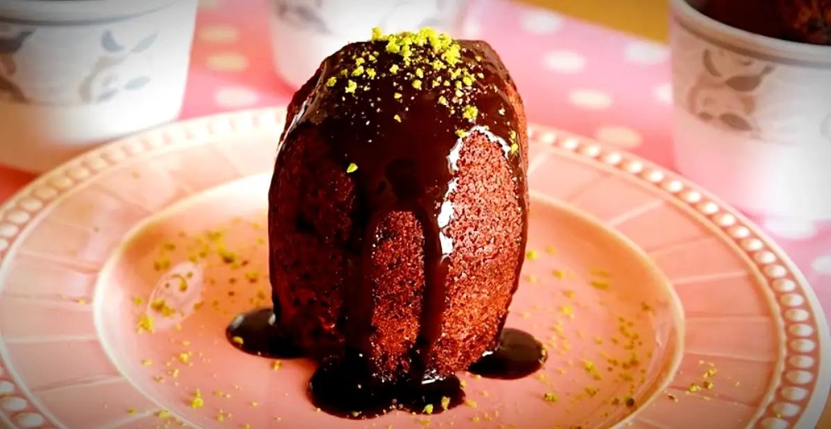 Tencerede Pratik Fincan Kek Tarifi