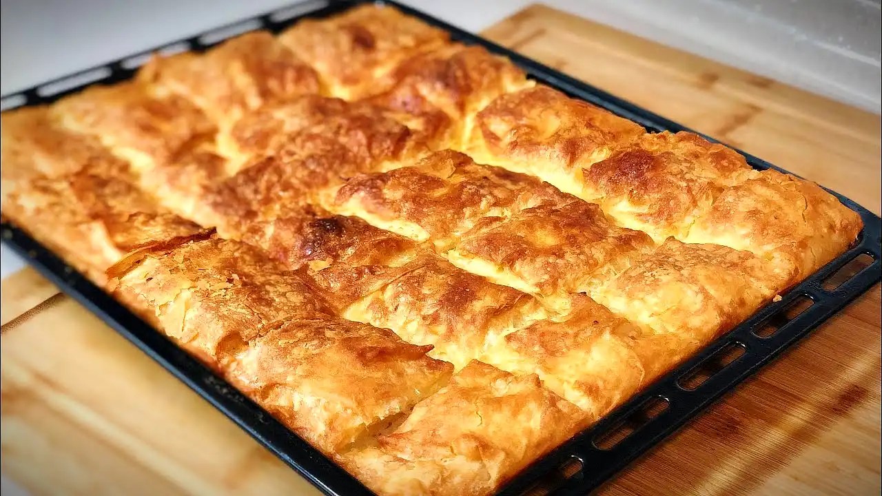 Peynirli Kolay Tepsi Böreği Tarifi