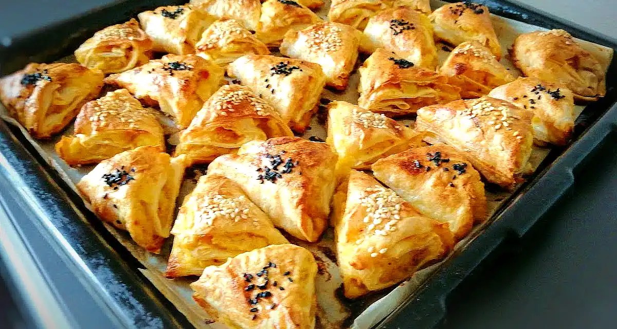 Hazır Yufkadan Üçgen Börek Tarifi