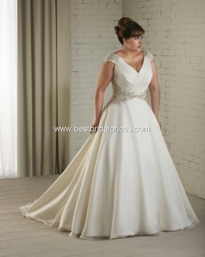 Wedding Dresses For The Big Bold Beautiful Eventfinesse