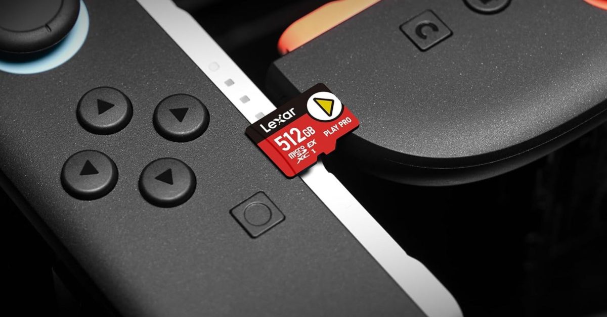 A Lexar Play Pro 512GB microSD card is positioned between two Nintendo Switch Joy-Con controllers.