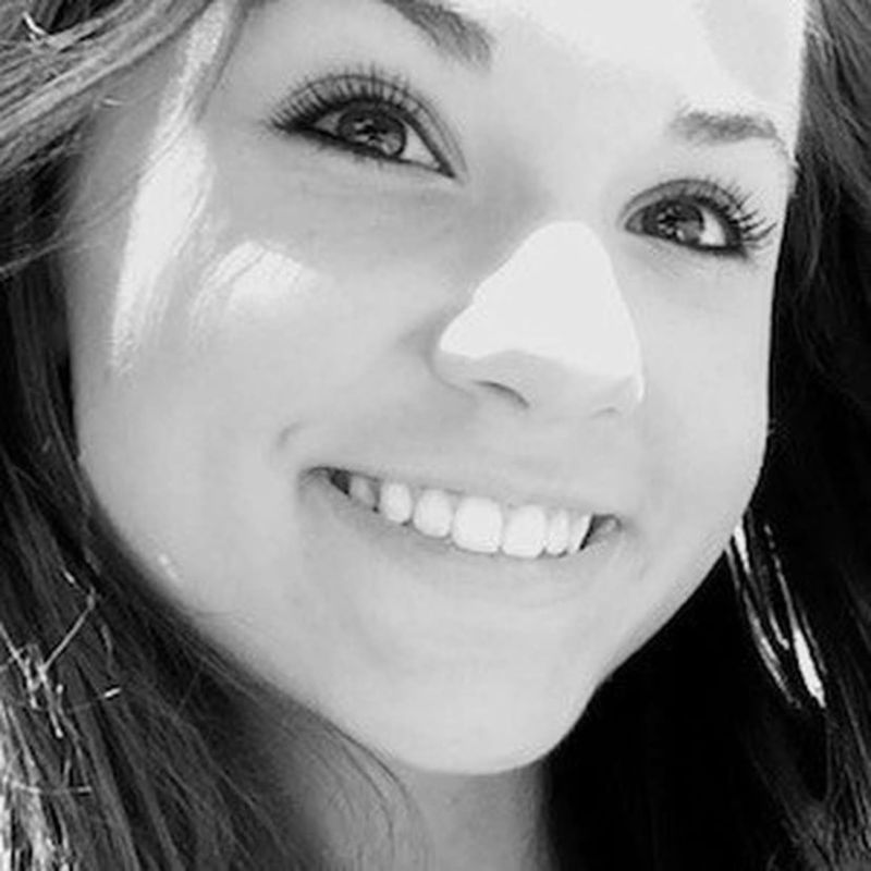 Jessica Baio The Move - Download Gorgeous Colorful Image | Retina