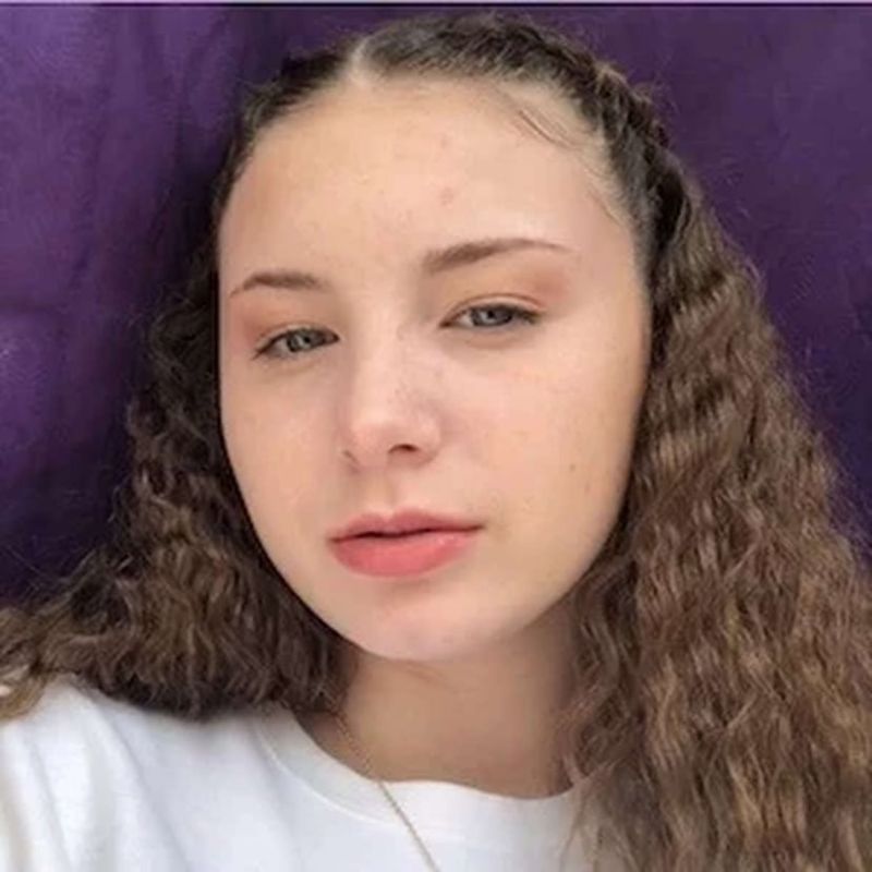 Meredith Reeves Medium - Modern 8K Space Images | Free Download