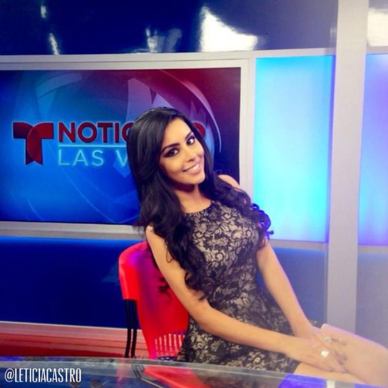 Leticia Castro - Vintage Wallpaper Collection - Mobile Quality