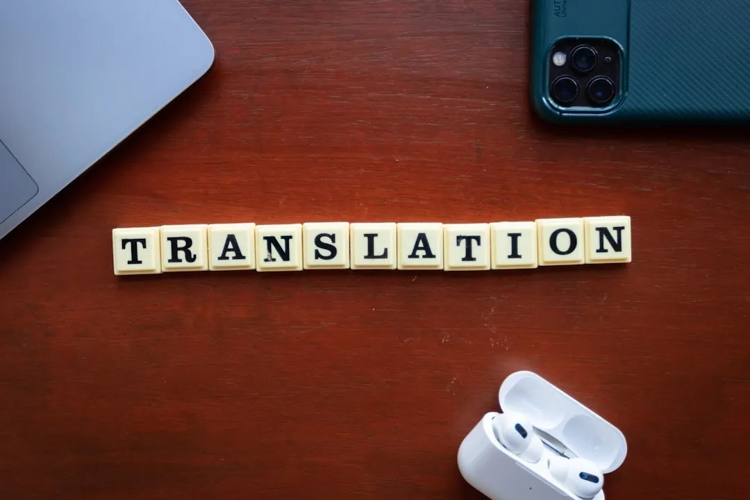 챗GPT 번역과 관련된 TRANSLATION 문구가 적힌 나무 블록 (무료 스톡 이미지)