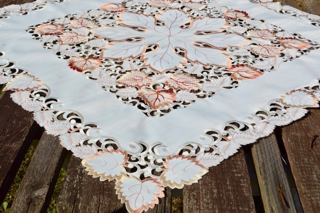 Read more about the article Terítő – az Evidensbolt Webáruház asztalterítői