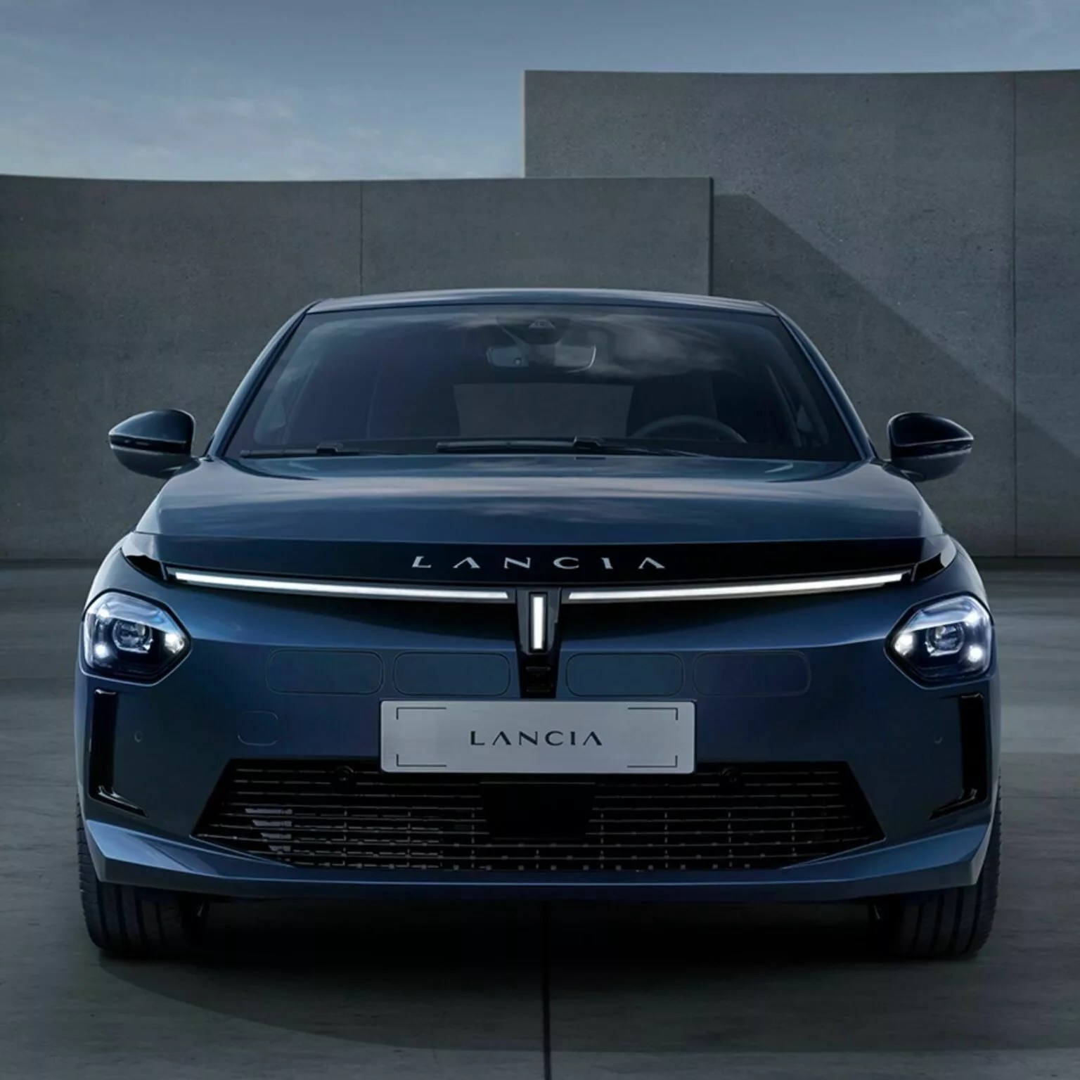 Ypsilon EV Exterior 4