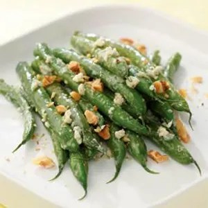 Sauteed Green Beans with Hazelnuts and Bleu Cheese