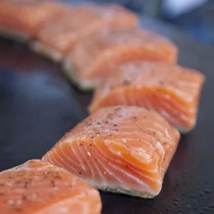 Grilled Salmon Sliders With Chipotle Mayo