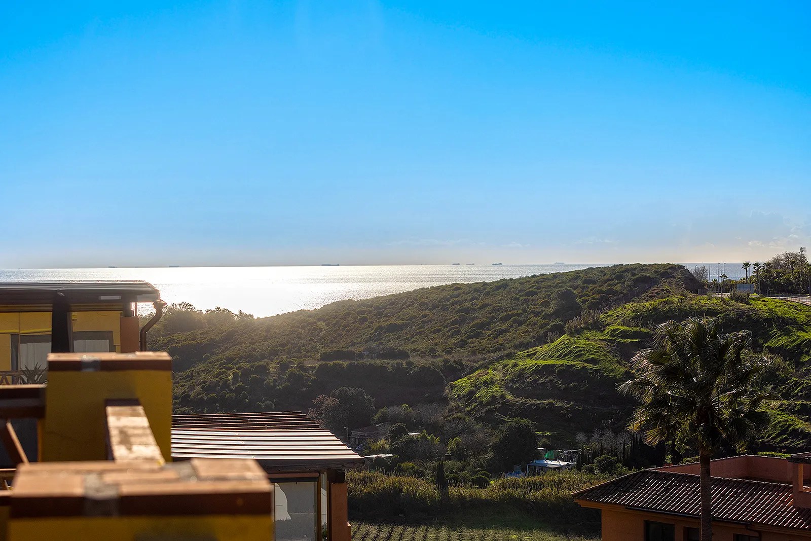 Increíble Ático con Vistas al Golf y al Mar, Casares Costa
